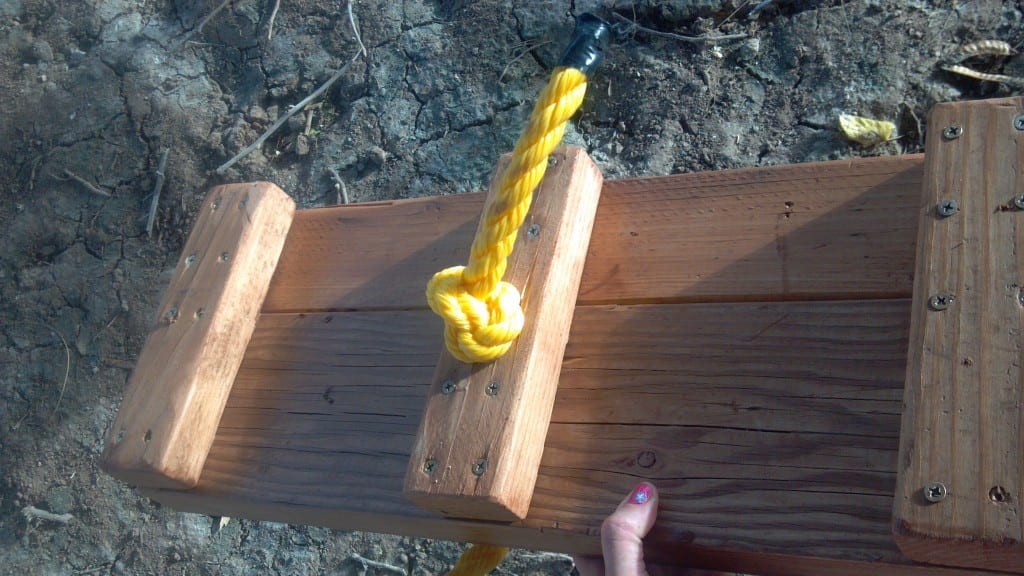 How to Build a One Rope Tree Swing TeeDiddlyDeeTeeDiddlyDee